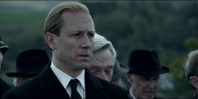 THE_CROWN_-_E3X03_ABERFAN_144.jpg