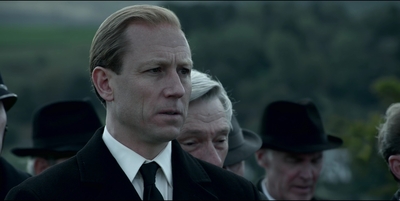 THE_CROWN_-_E3X03_ABERFAN_146.jpg