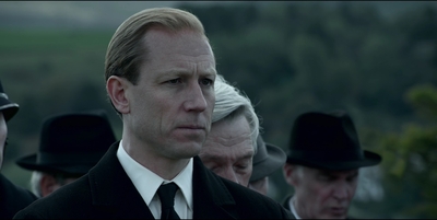 THE_CROWN_-_E3X03_ABERFAN_152.jpg