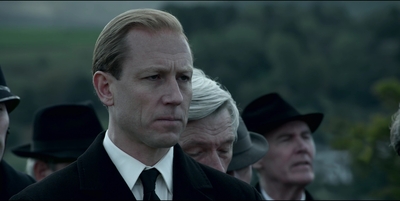 THE_CROWN_-_E3X03_ABERFAN_172.jpg