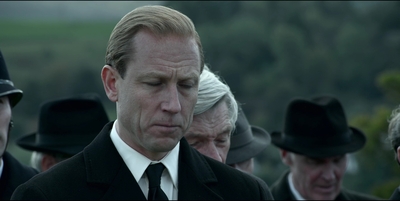 THE_CROWN_-_E3X03_ABERFAN_183.jpg