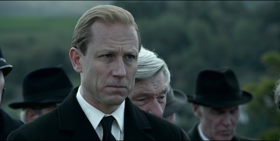 THE_CROWN_-_E3X03_ABERFAN_189.jpg