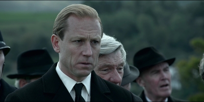 THE_CROWN_-_E3X03_ABERFAN_198.jpg
