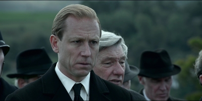 THE_CROWN_-_E3X03_ABERFAN_213.jpg
