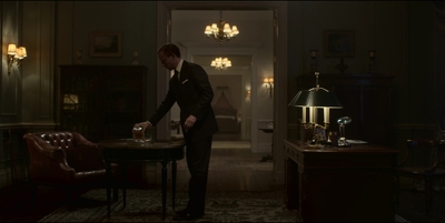 THE_CROWN_-_E3X03_ABERFAN_256.jpg