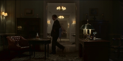 THE_CROWN_-_E3X03_ABERFAN_300.jpg