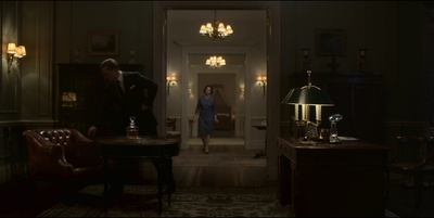 THE_CROWN_-_E3X03_ABERFAN_302.jpg