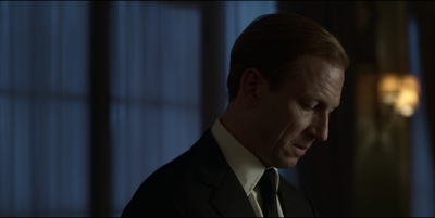 THE_CROWN_-_E3X03_ABERFAN_350.jpg
