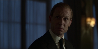 THE_CROWN_-_E3X03_ABERFAN_384.jpg