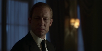 THE_CROWN_-_E3X03_ABERFAN_485.jpg