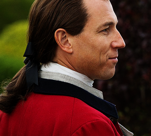 ‘Outlander’ Star Tobias Menzies on Black Jack’s Tense Reunion With the Frasers